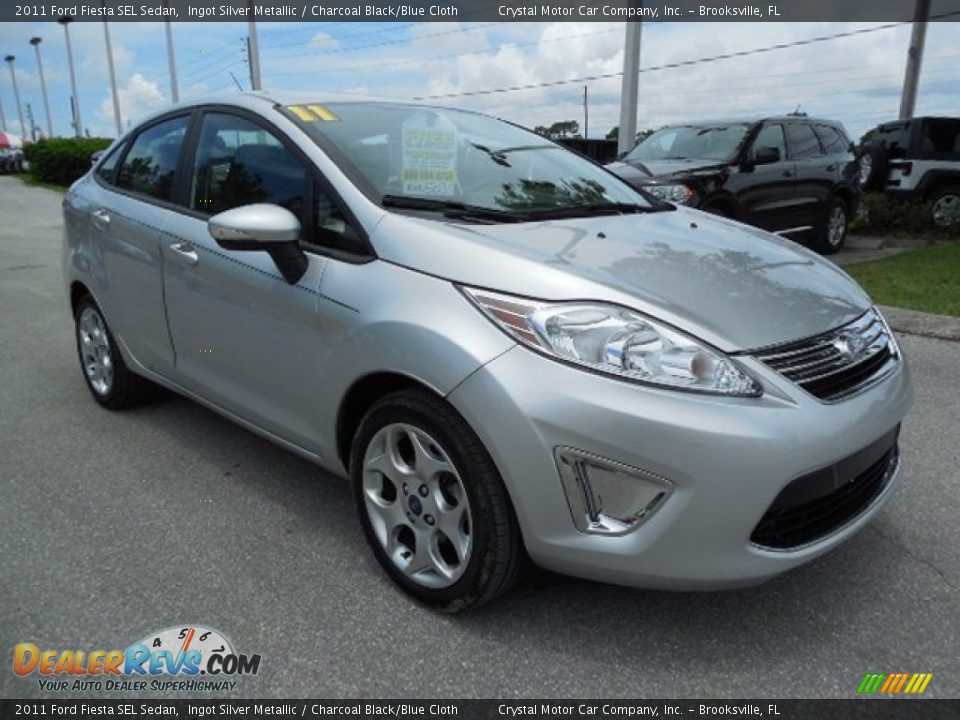 2011 Ford Fiesta SEL Sedan Ingot Silver Metallic / Charcoal Black/Blue Cloth Photo #10