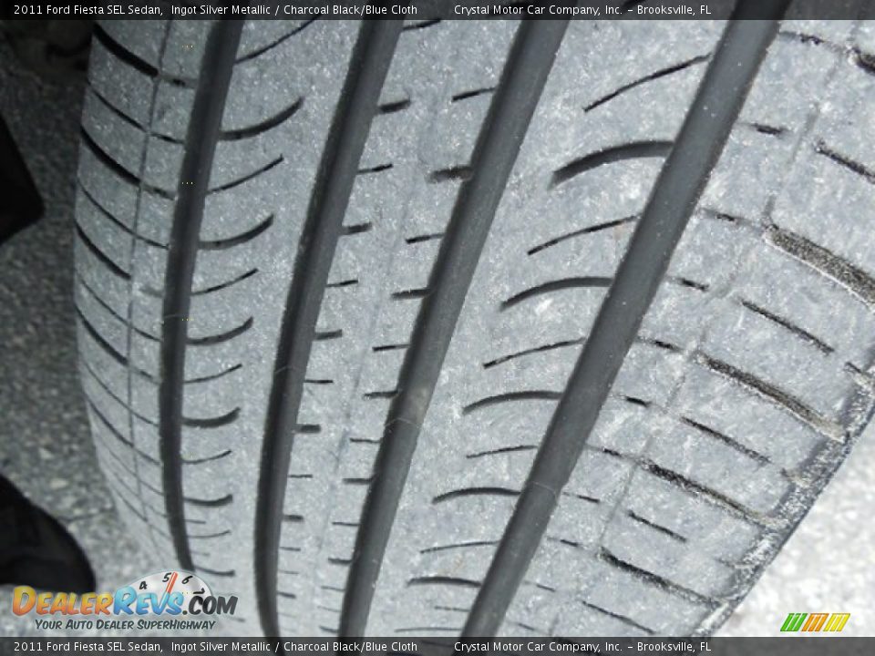 2011 Ford Fiesta SEL Sedan Ingot Silver Metallic / Charcoal Black/Blue Cloth Photo #15