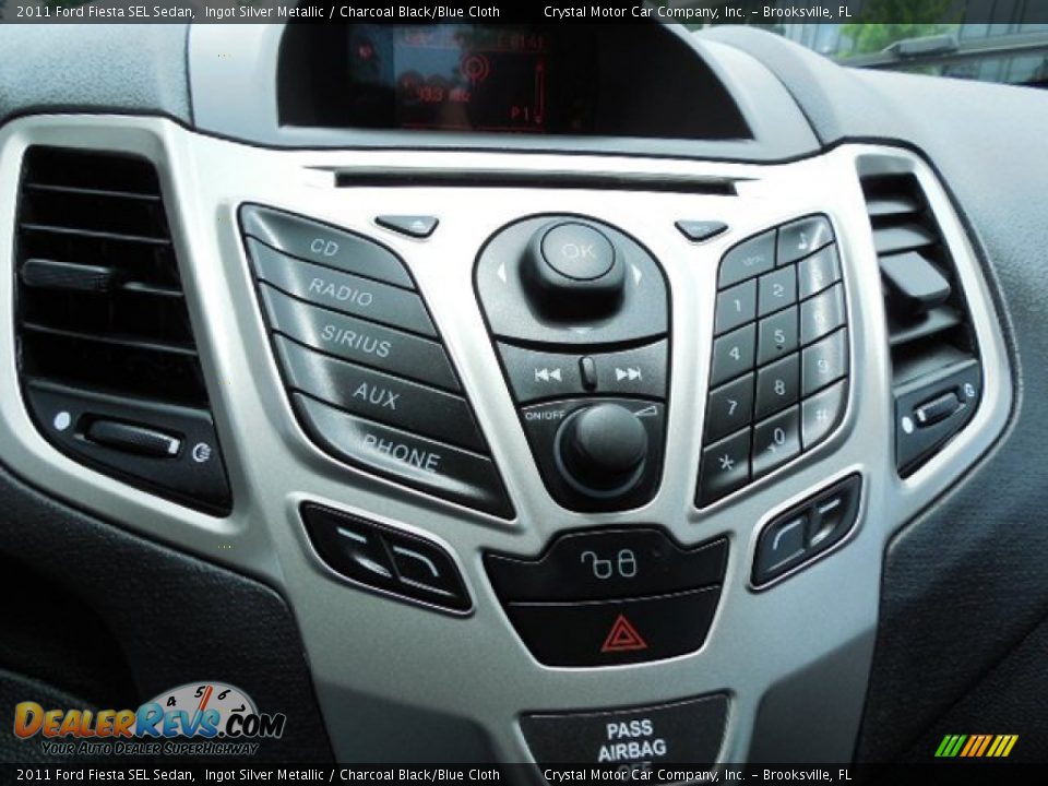 2011 Ford Fiesta SEL Sedan Ingot Silver Metallic / Charcoal Black/Blue Cloth Photo #20