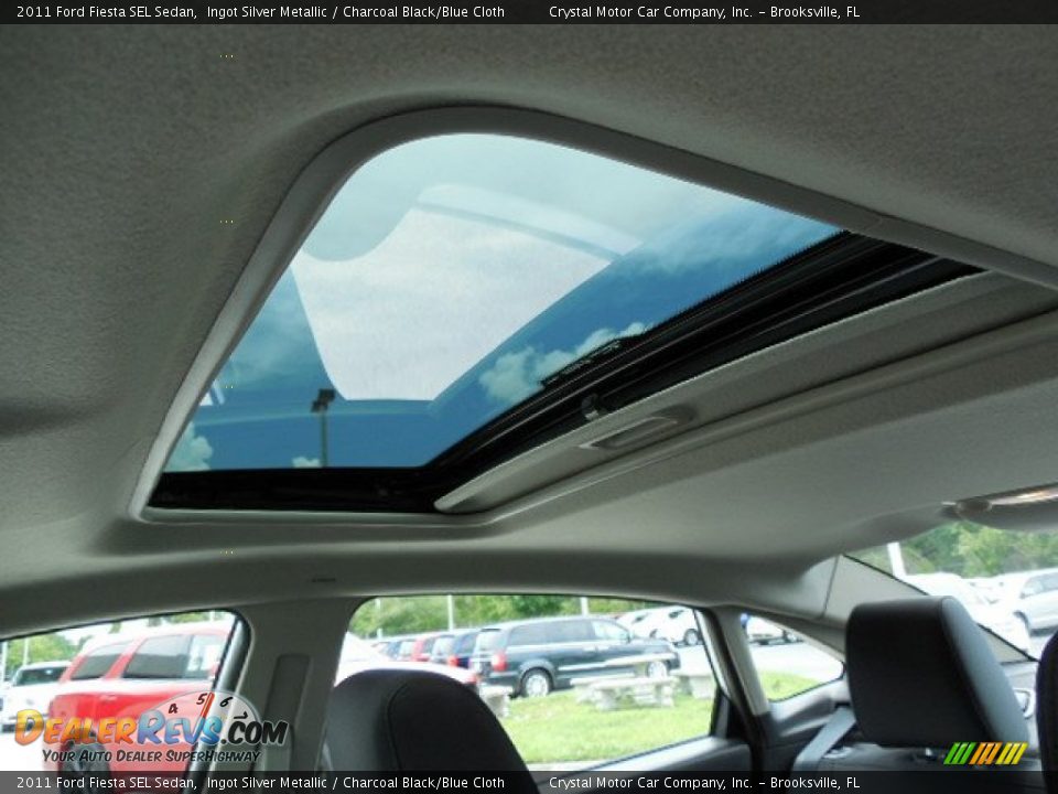 2011 Ford Fiesta SEL Sedan Ingot Silver Metallic / Charcoal Black/Blue Cloth Photo #22