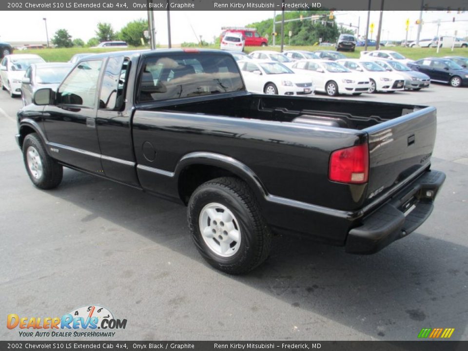 Onyx Black 2002 Chevrolet S10 LS Extended Cab 4x4 Photo #5