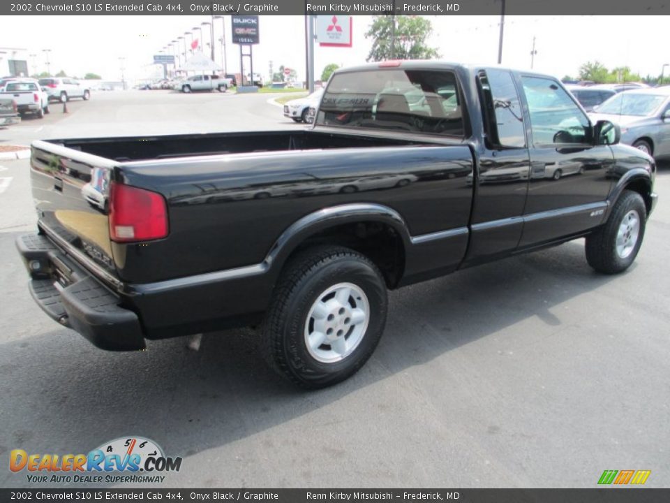 2002 Chevrolet S10 LS Extended Cab 4x4 Onyx Black / Graphite Photo #7
