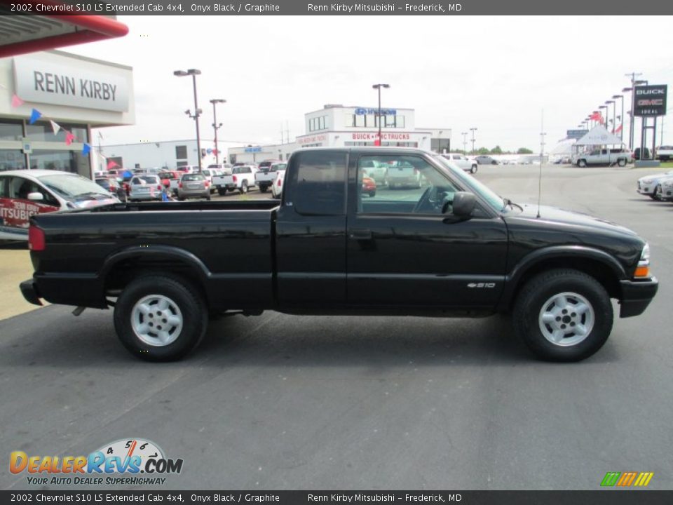2002 Chevrolet S10 LS Extended Cab 4x4 Onyx Black / Graphite Photo #8