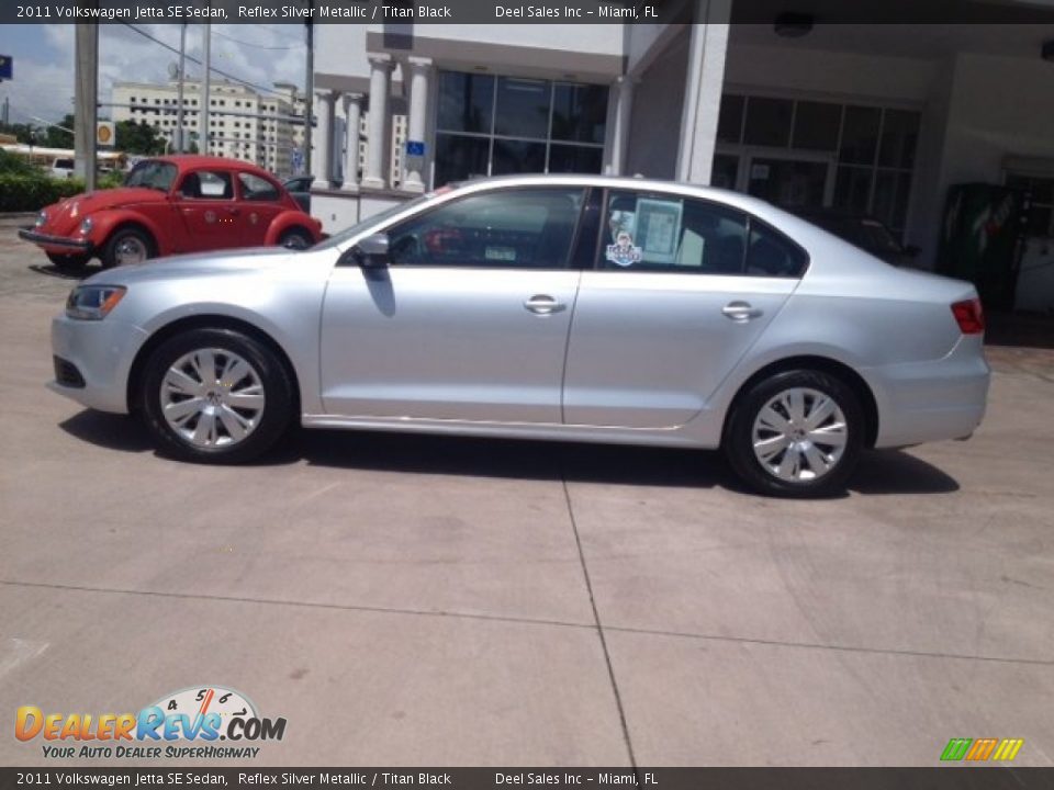 2011 Volkswagen Jetta SE Sedan Reflex Silver Metallic / Titan Black Photo #2