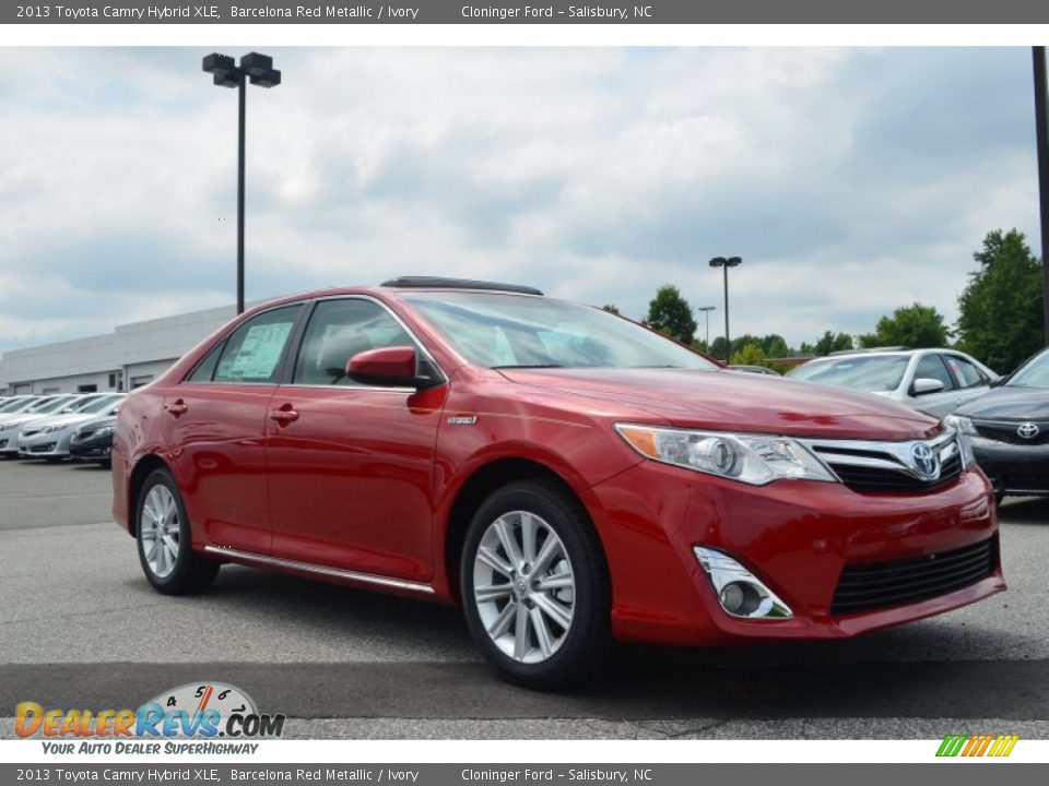 2013 Toyota Camry Hybrid XLE Barcelona Red Metallic / Ivory Photo #3