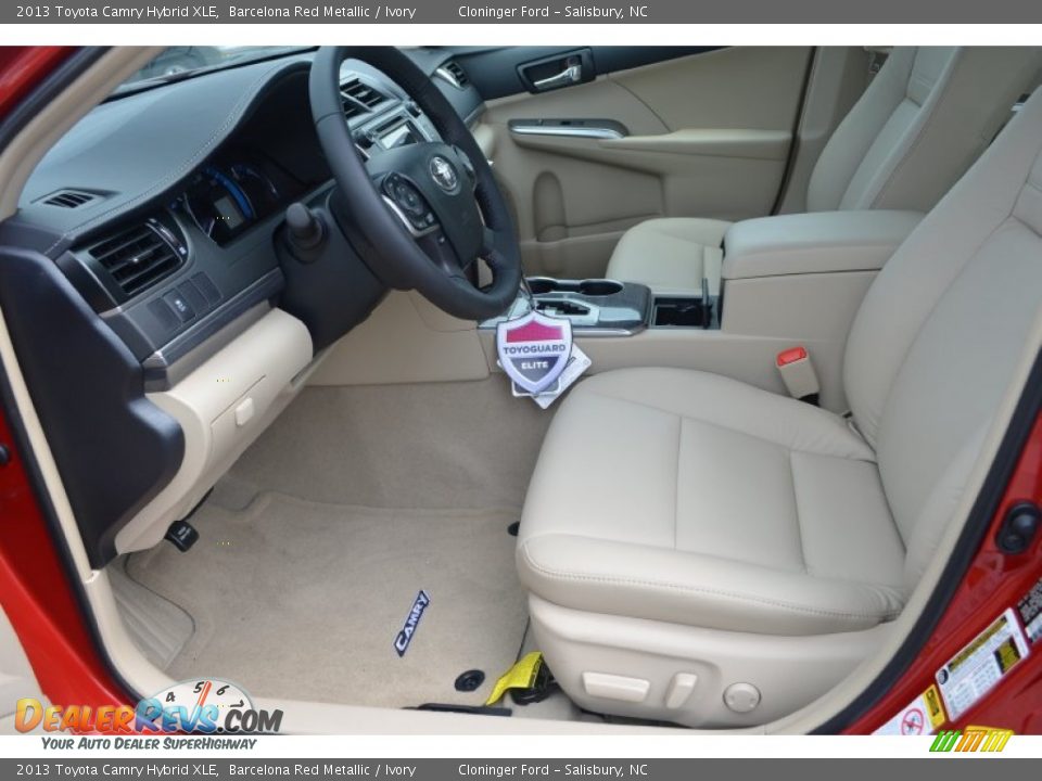 2013 Toyota Camry Hybrid XLE Barcelona Red Metallic / Ivory Photo #5