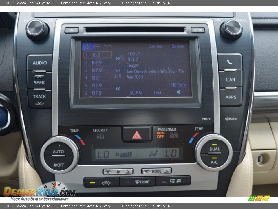 2013 Toyota Camry Hybrid XLE Barcelona Red Metallic / Ivory Photo #12