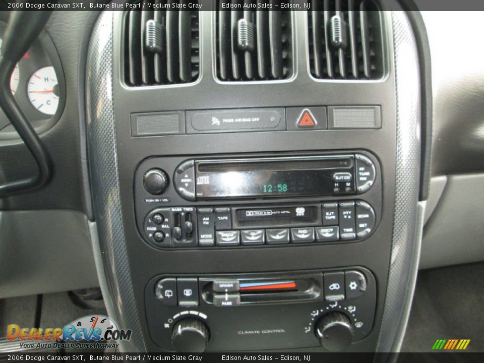 2006 Dodge Caravan SXT Butane Blue Pearl / Medium Slate Gray Photo #23