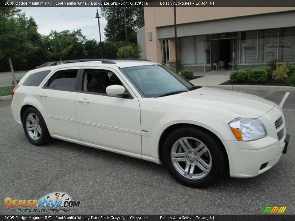 2005 Dodge Magnum R/T Cool Vanilla White / Dark Slate Gray/Light Graystone Photo #10