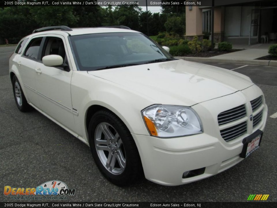 2005 Dodge Magnum R/T Cool Vanilla White / Dark Slate Gray/Light Graystone Photo #11