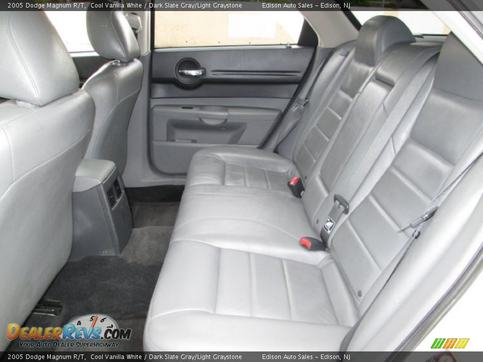 2005 Dodge Magnum R/T Cool Vanilla White / Dark Slate Gray/Light Graystone Photo #17