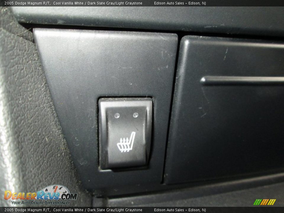 2005 Dodge Magnum R/T Cool Vanilla White / Dark Slate Gray/Light Graystone Photo #20