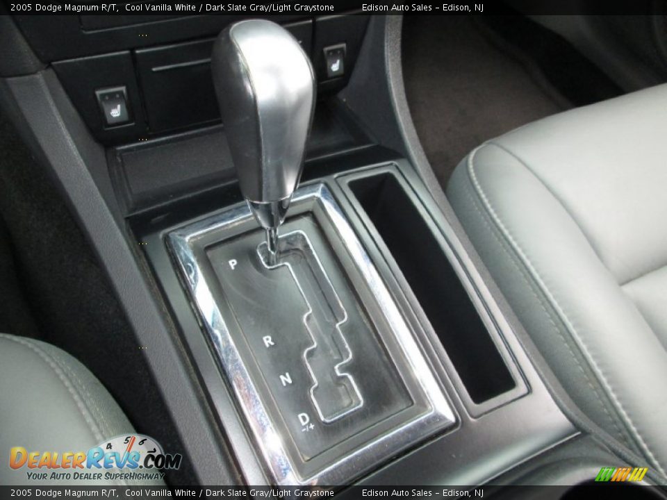 2005 Dodge Magnum R/T Cool Vanilla White / Dark Slate Gray/Light Graystone Photo #21