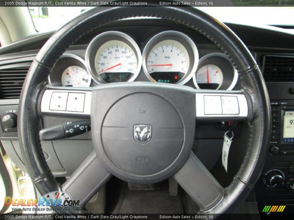 2005 Dodge Magnum R/T Cool Vanilla White / Dark Slate Gray/Light Graystone Photo #22