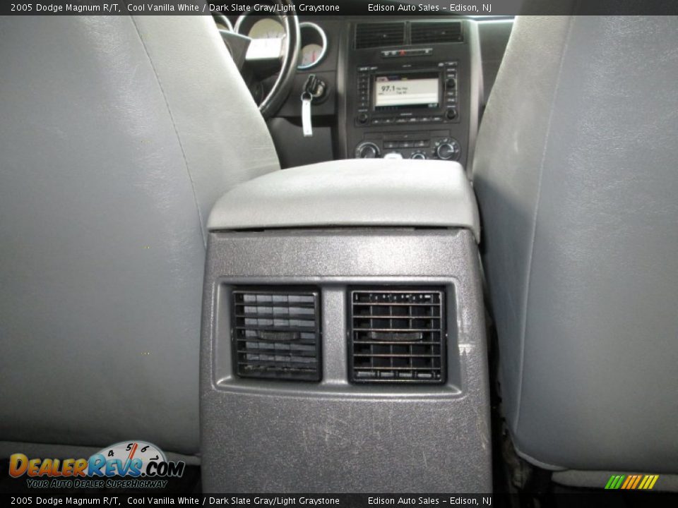 2005 Dodge Magnum R/T Cool Vanilla White / Dark Slate Gray/Light Graystone Photo #24