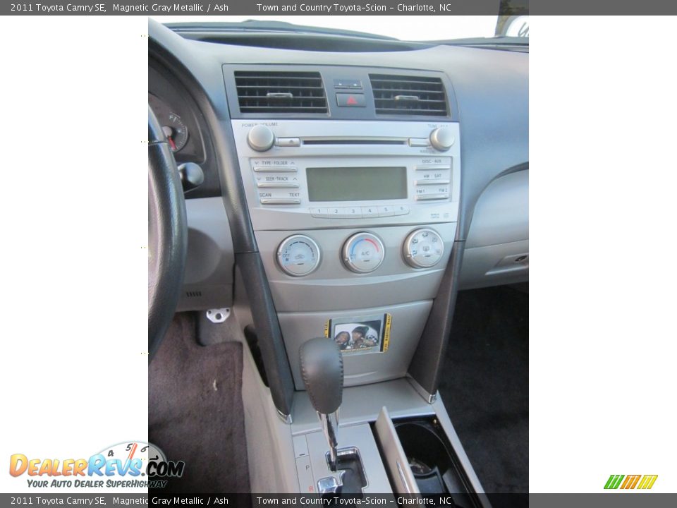 2011 Toyota Camry SE Magnetic Gray Metallic / Ash Photo #9