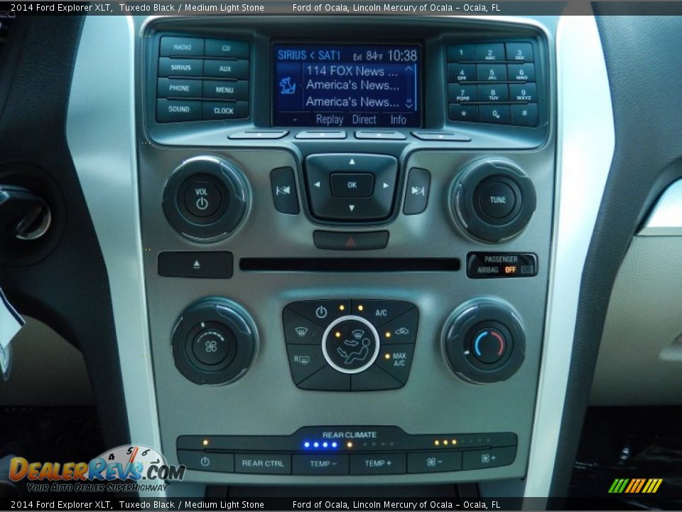 Controls of 2014 Ford Explorer XLT Photo #11
