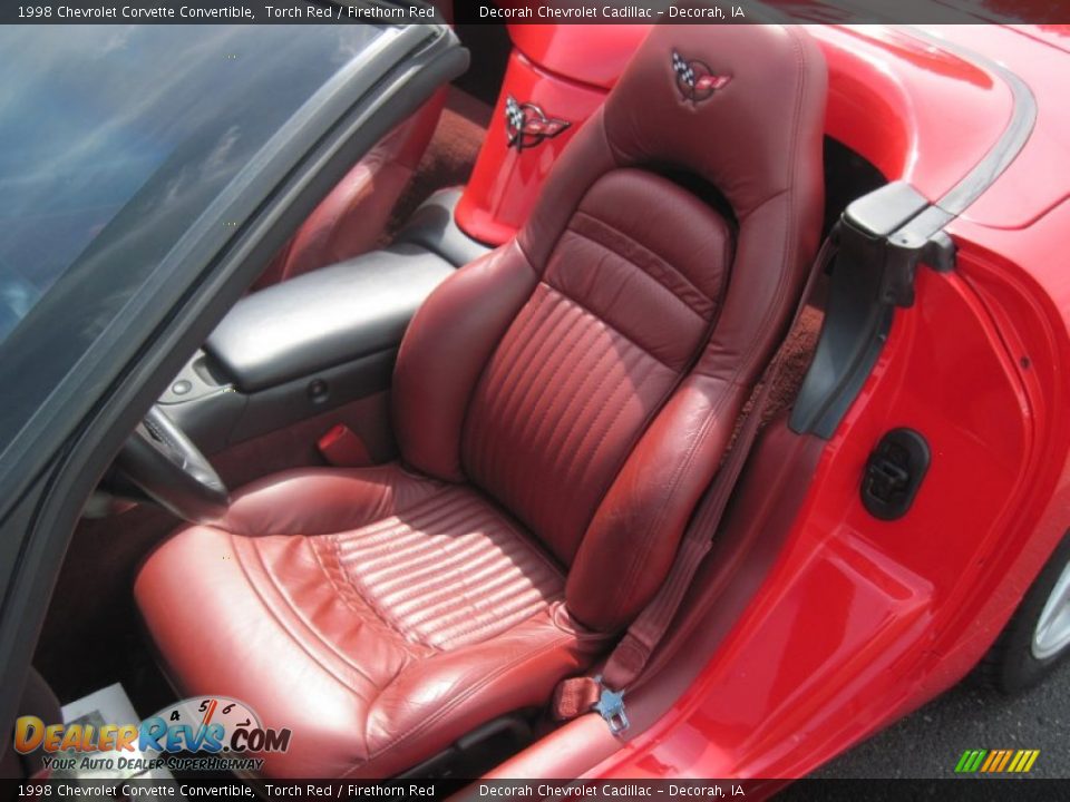 Front Seat of 1998 Chevrolet Corvette Convertible Photo #21