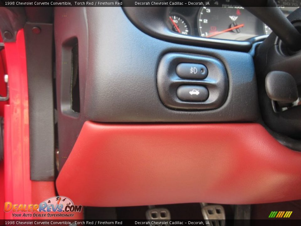 1998 Chevrolet Corvette Convertible Torch Red / Firethorn Red Photo #35