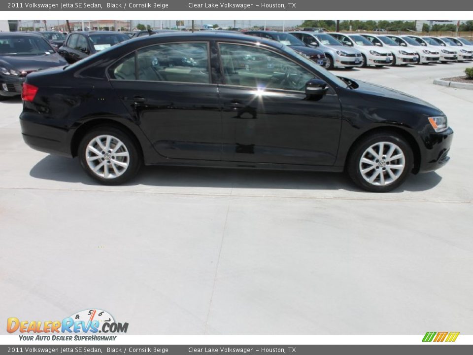 2011 Volkswagen Jetta SE Sedan Black / Cornsilk Beige Photo #11