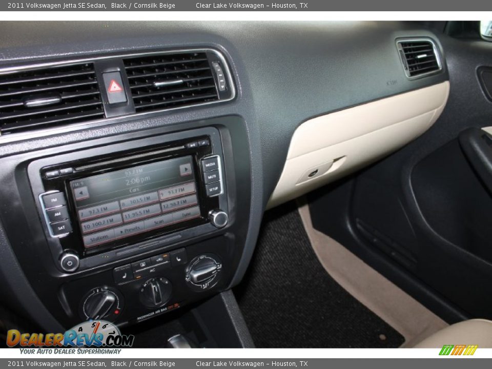 2011 Volkswagen Jetta SE Sedan Black / Cornsilk Beige Photo #16