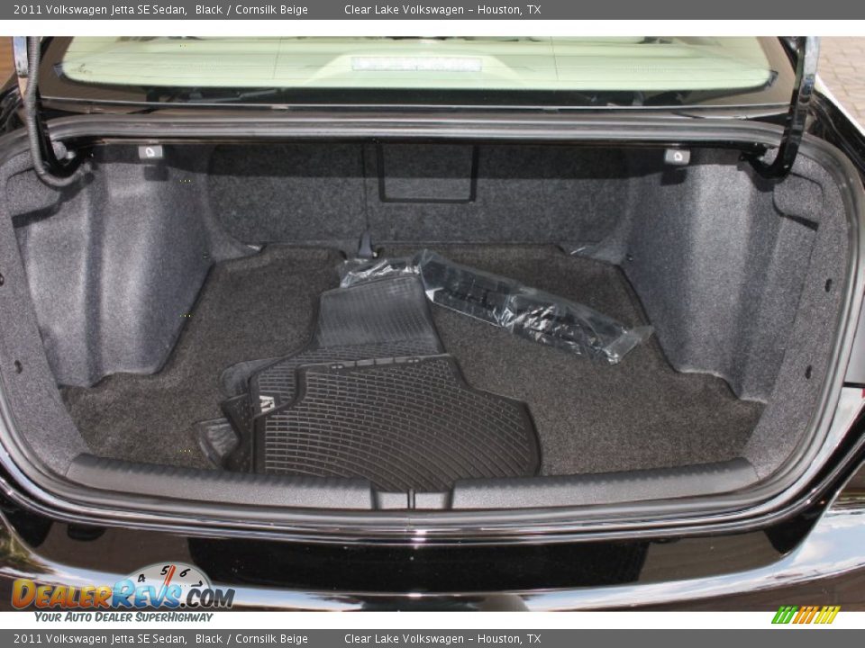 2011 Volkswagen Jetta SE Sedan Black / Cornsilk Beige Photo #36