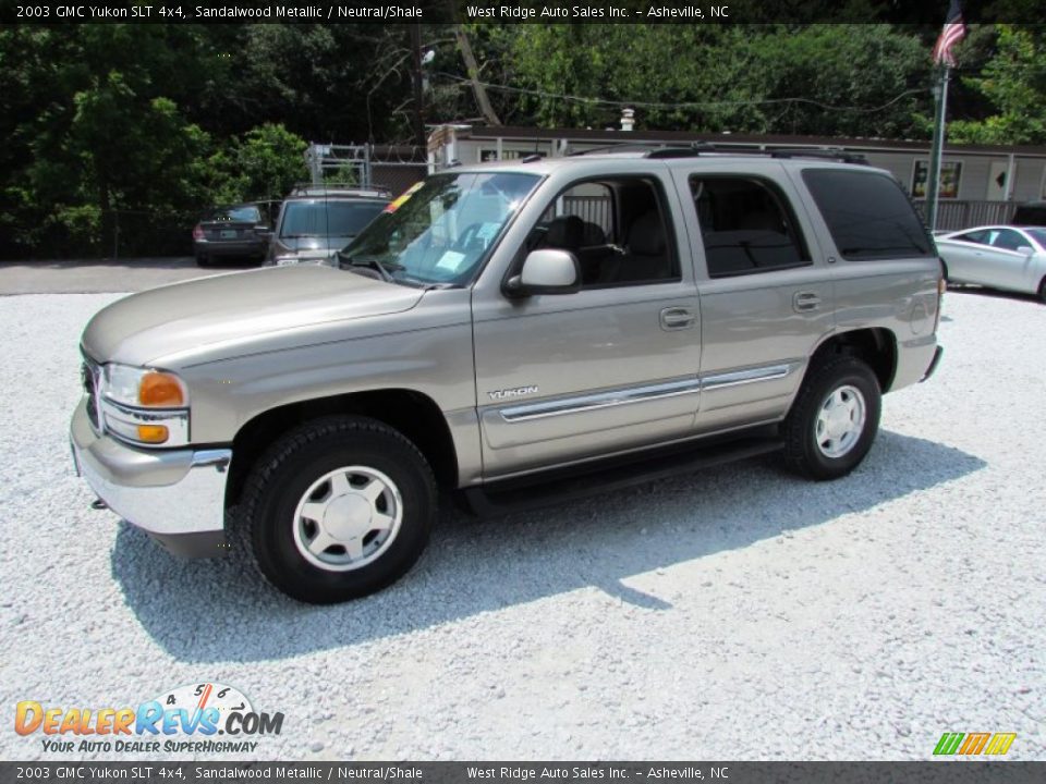 2003 GMC Yukon SLT 4x4 Sandalwood Metallic / Neutral/Shale Photo #10