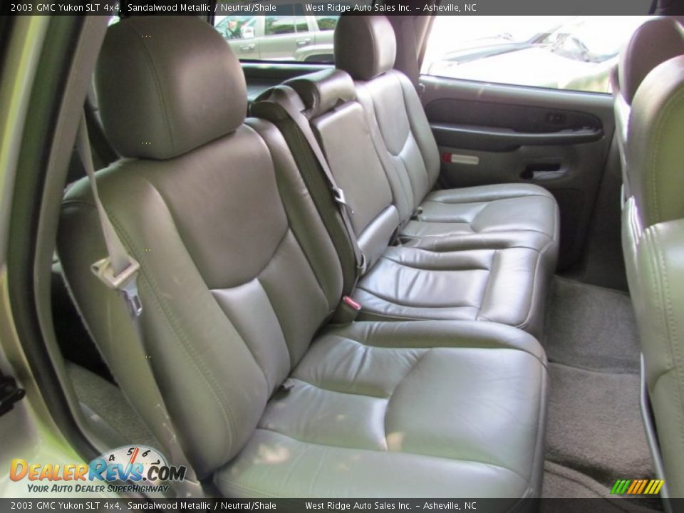 2003 GMC Yukon SLT 4x4 Sandalwood Metallic / Neutral/Shale Photo #16