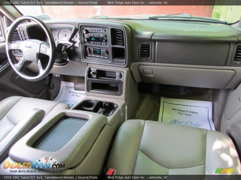 2003 GMC Yukon SLT 4x4 Sandalwood Metallic / Neutral/Shale Photo #17