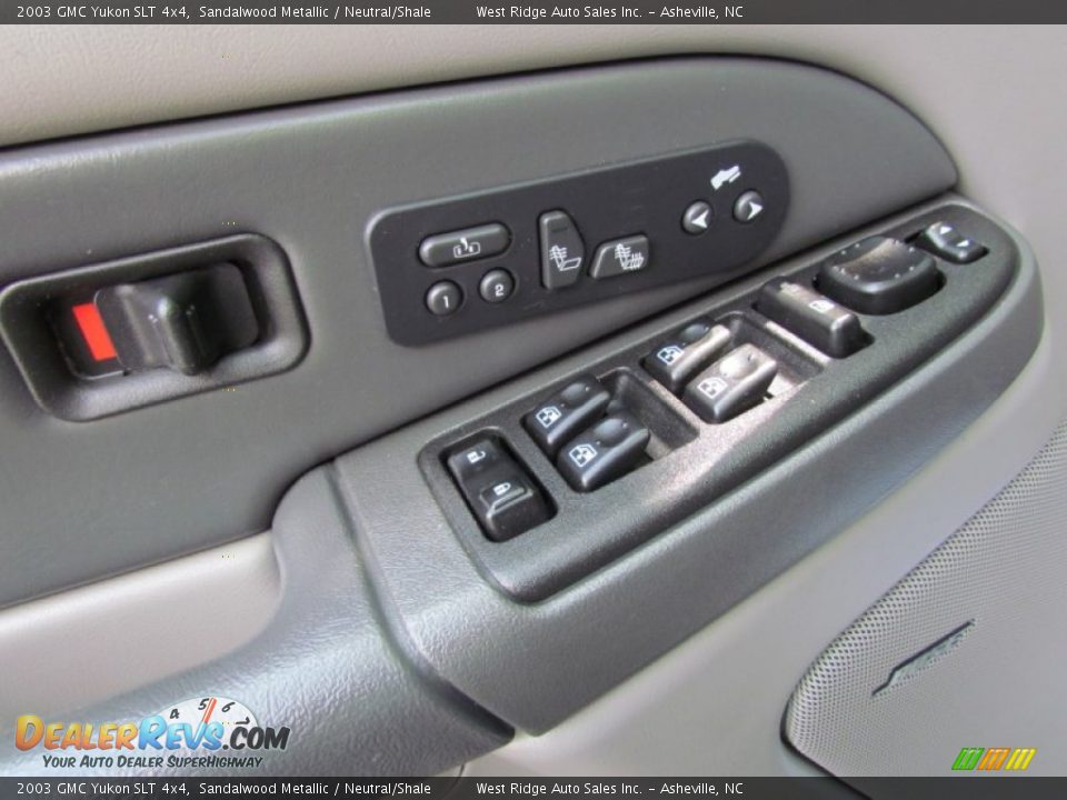 2003 GMC Yukon SLT 4x4 Sandalwood Metallic / Neutral/Shale Photo #24
