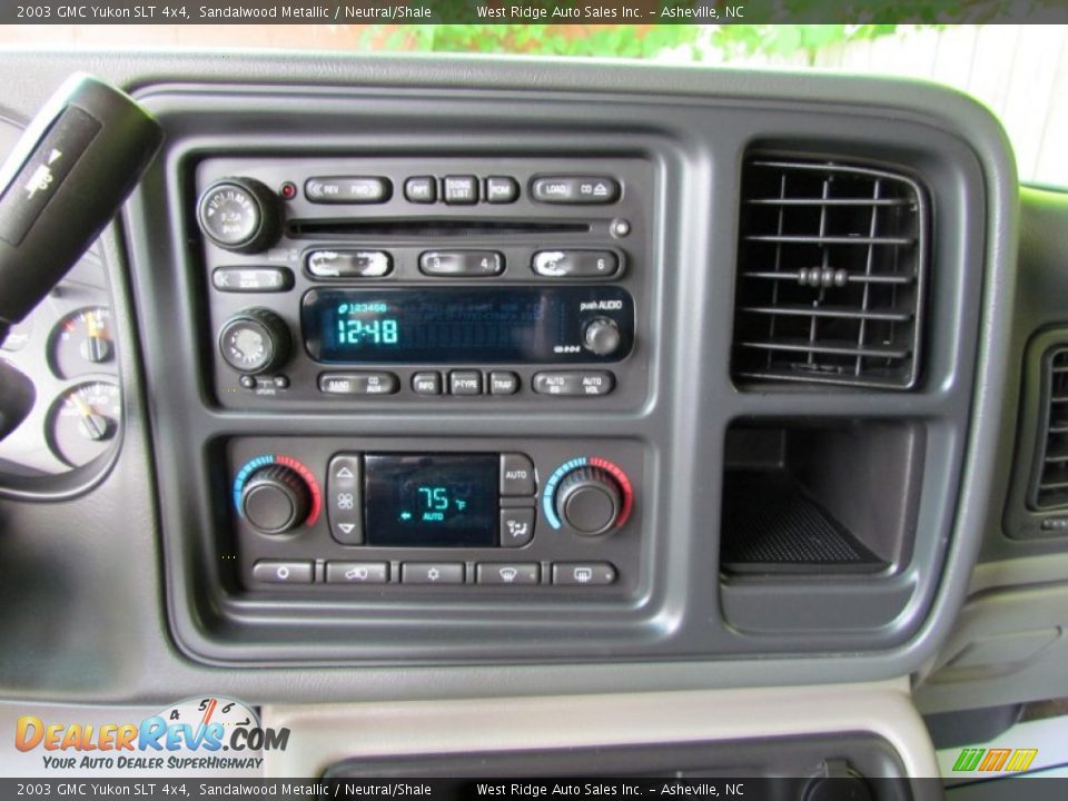 2003 GMC Yukon SLT 4x4 Sandalwood Metallic / Neutral/Shale Photo #31