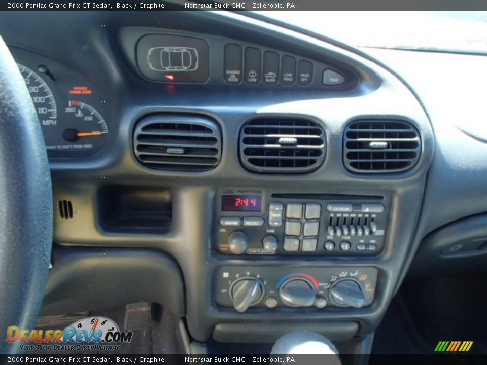 2000 Pontiac Grand Prix GT Sedan Black / Graphite Photo #11