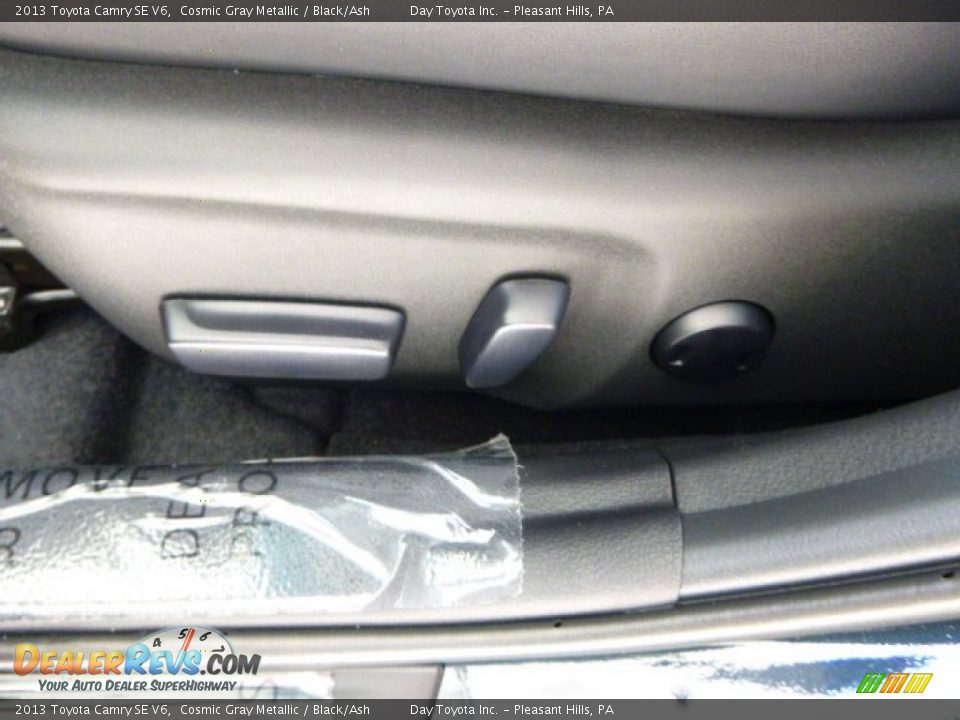 2013 Toyota Camry SE V6 Cosmic Gray Metallic / Black/Ash Photo #16