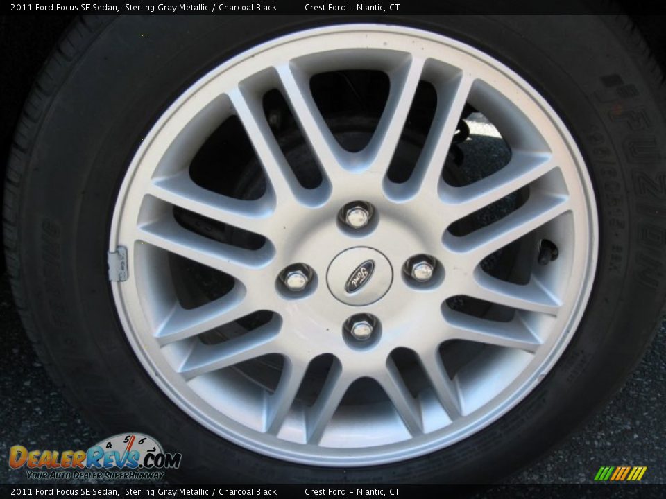 2011 Ford Focus SE Sedan Sterling Gray Metallic / Charcoal Black Photo #9