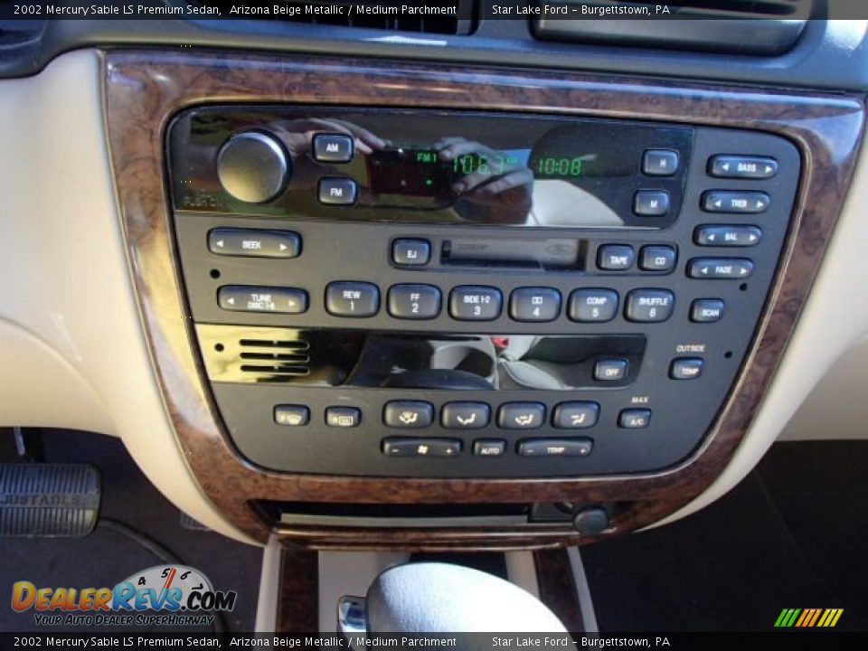 Controls of 2002 Mercury Sable LS Premium Sedan Photo #11