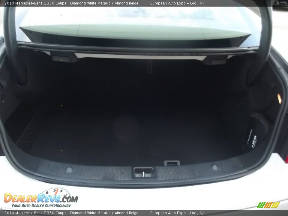 2010 Mercedes-Benz E 350 Coupe Diamond White Metallic / Almond Beige Photo #14