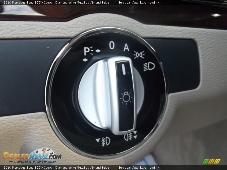 2010 Mercedes-Benz E 350 Coupe Diamond White Metallic / Almond Beige Photo #17