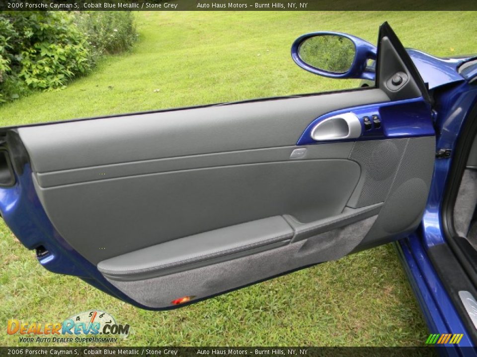 Door Panel of 2006 Porsche Cayman S Photo #20