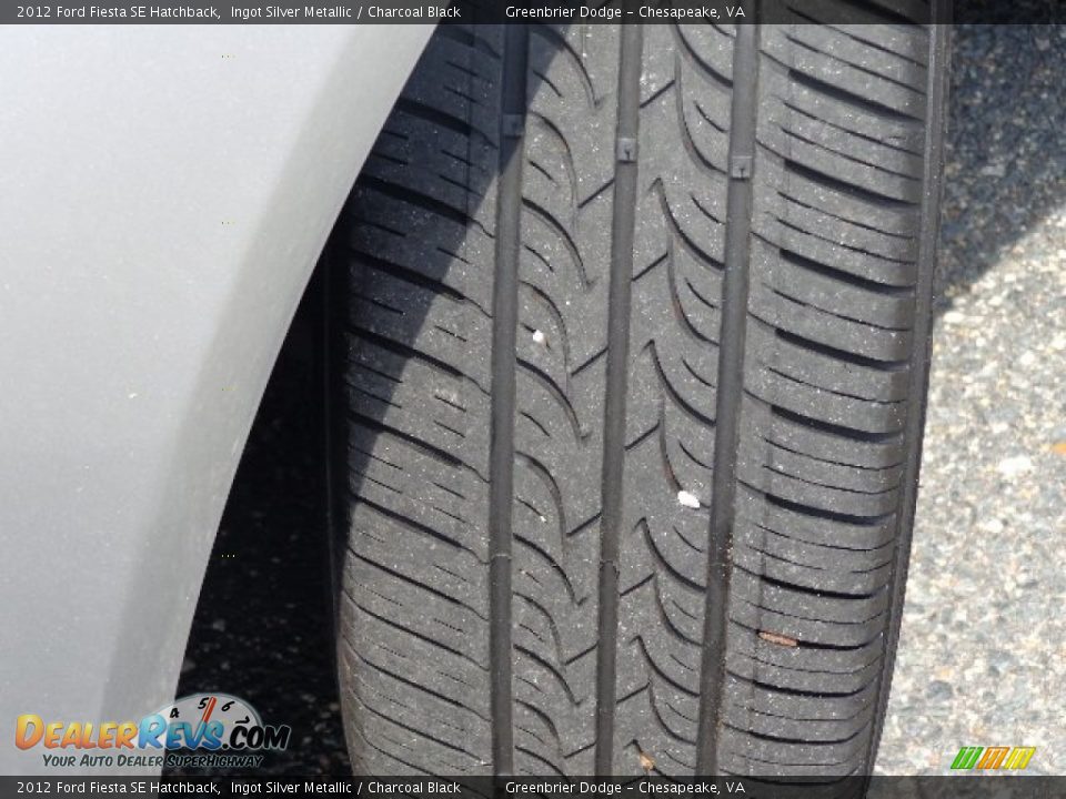 2012 Ford Fiesta SE Hatchback Ingot Silver Metallic / Charcoal Black Photo #24