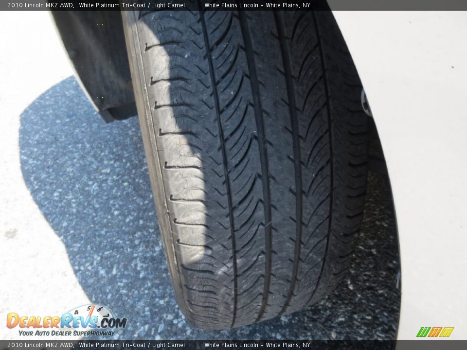 2010 Lincoln MKZ AWD White Platinum Tri-Coat / Light Camel Photo #2