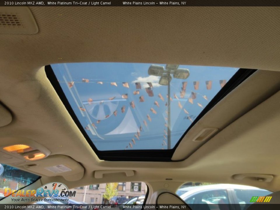 2010 Lincoln MKZ AWD White Platinum Tri-Coat / Light Camel Photo #17