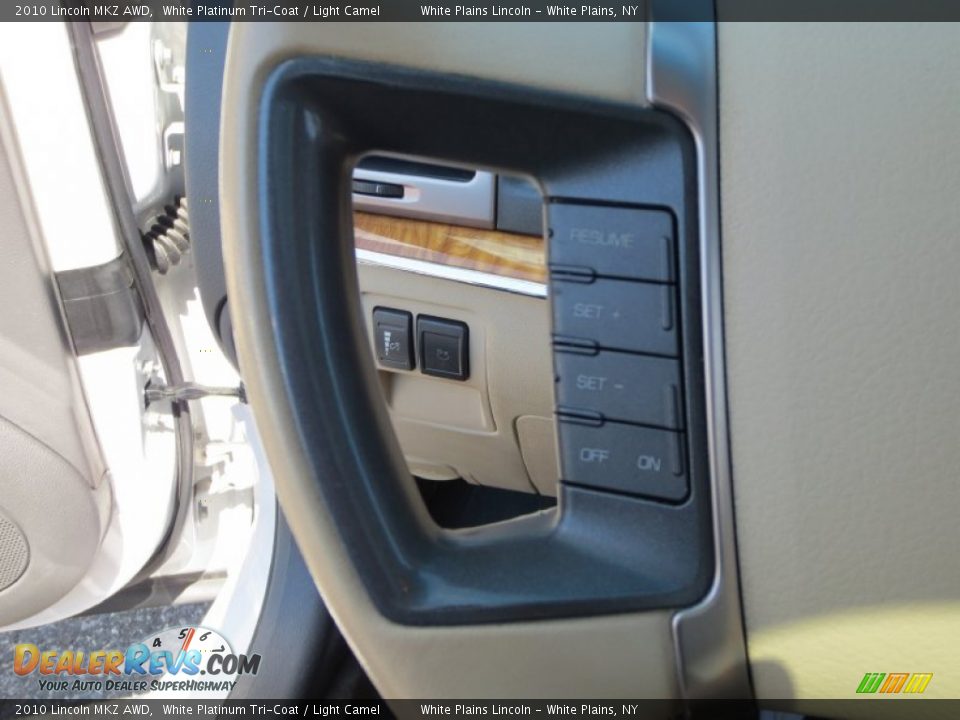 2010 Lincoln MKZ AWD White Platinum Tri-Coat / Light Camel Photo #20