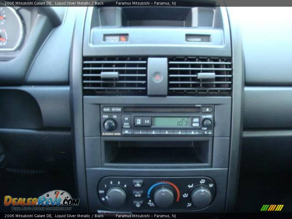 2006 Mitsubishi Galant DE Liquid Silver Metallic / Black Photo #13