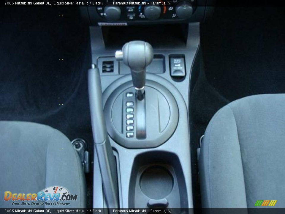 2006 Mitsubishi Galant DE Liquid Silver Metallic / Black Photo #14