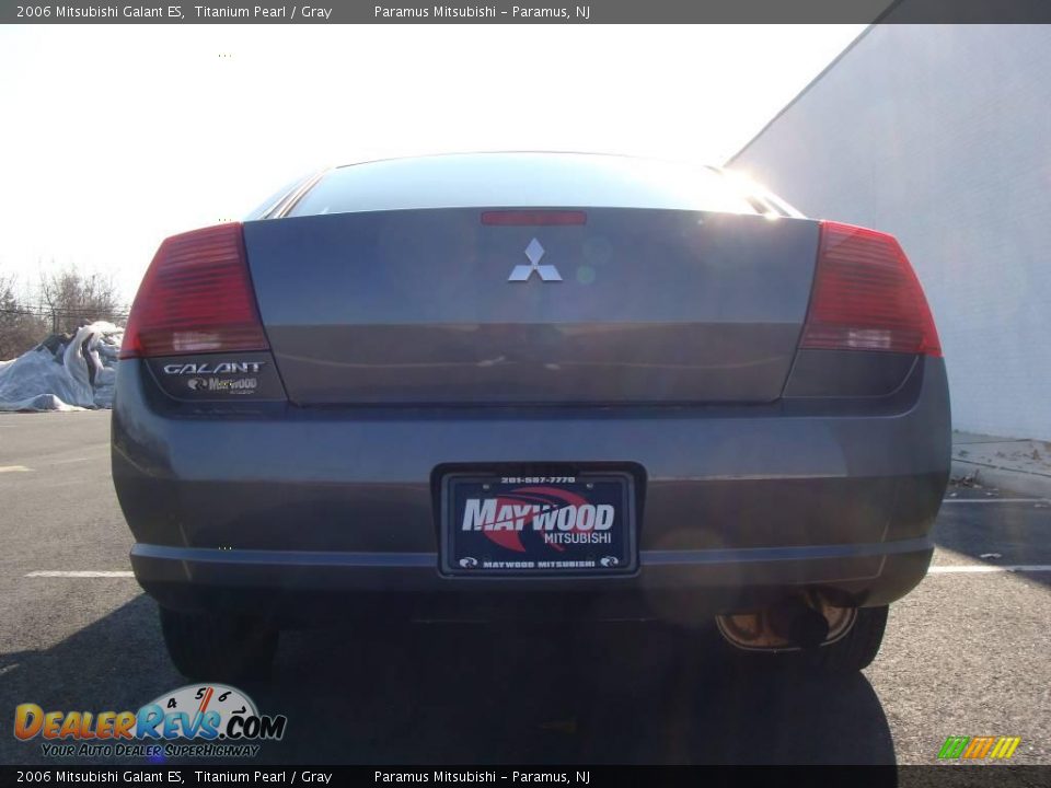2006 Mitsubishi Galant ES Titanium Pearl / Gray Photo #5