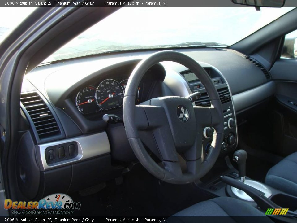 2006 Mitsubishi Galant ES Titanium Pearl / Gray Photo #9