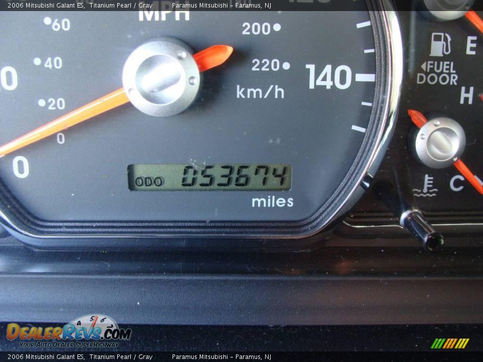 2006 Mitsubishi Galant ES Titanium Pearl / Gray Photo #14