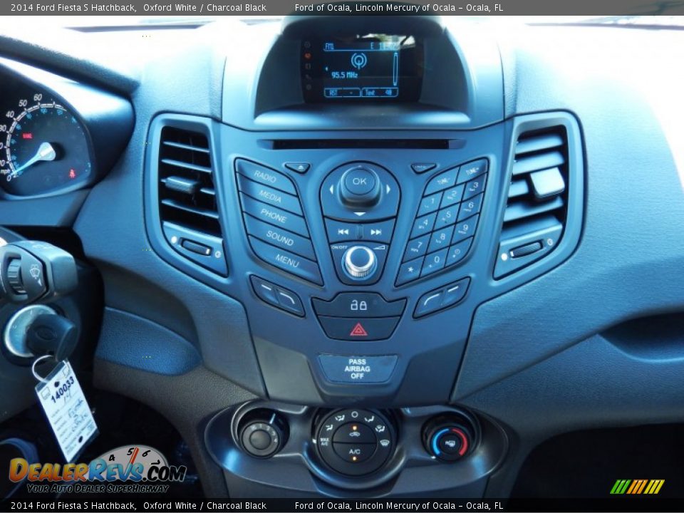 Controls of 2014 Ford Fiesta S Hatchback Photo #10