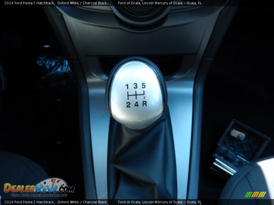 2014 Ford Fiesta S Hatchback Shifter Photo #11
