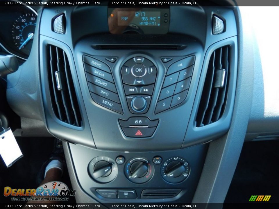 2013 Ford Focus S Sedan Sterling Gray / Charcoal Black Photo #10